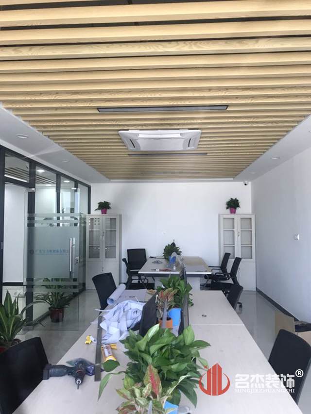 办公室正能量奖励网站入口设计完工照.jpg