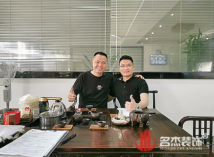 又成功签约了服装公司办公室正能量奖励网站入口